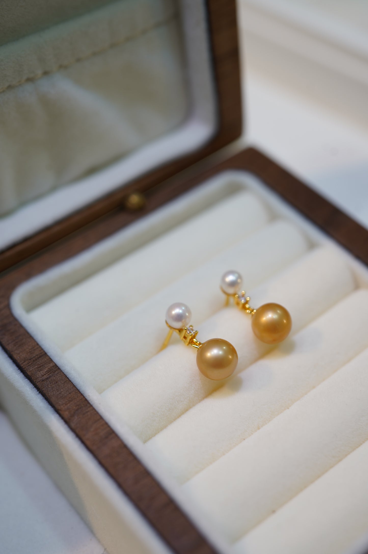'White Gold' Freshwater Pearl Earrings