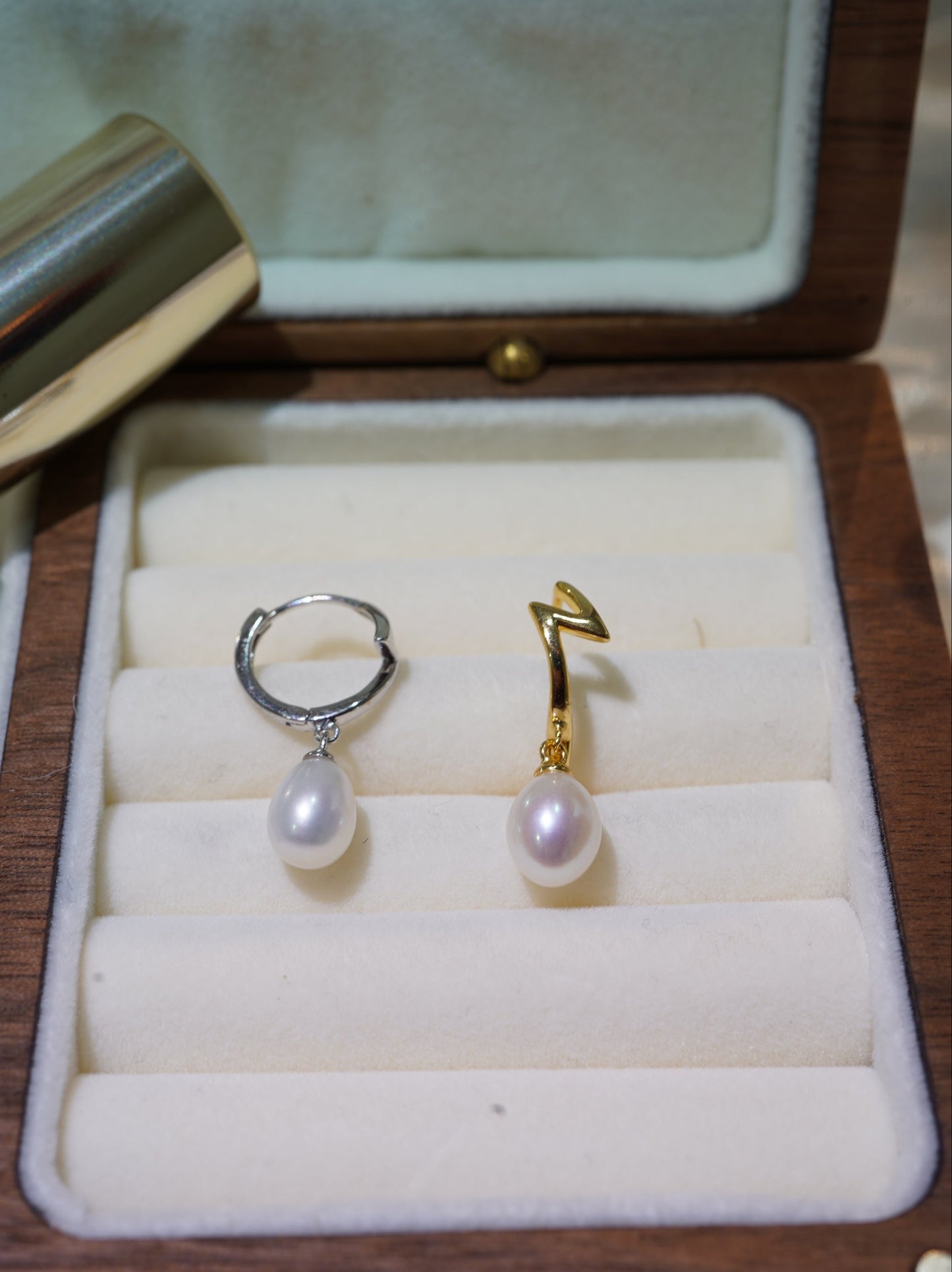 Lighting Rice Freshwater Pearl Hoop Earrings