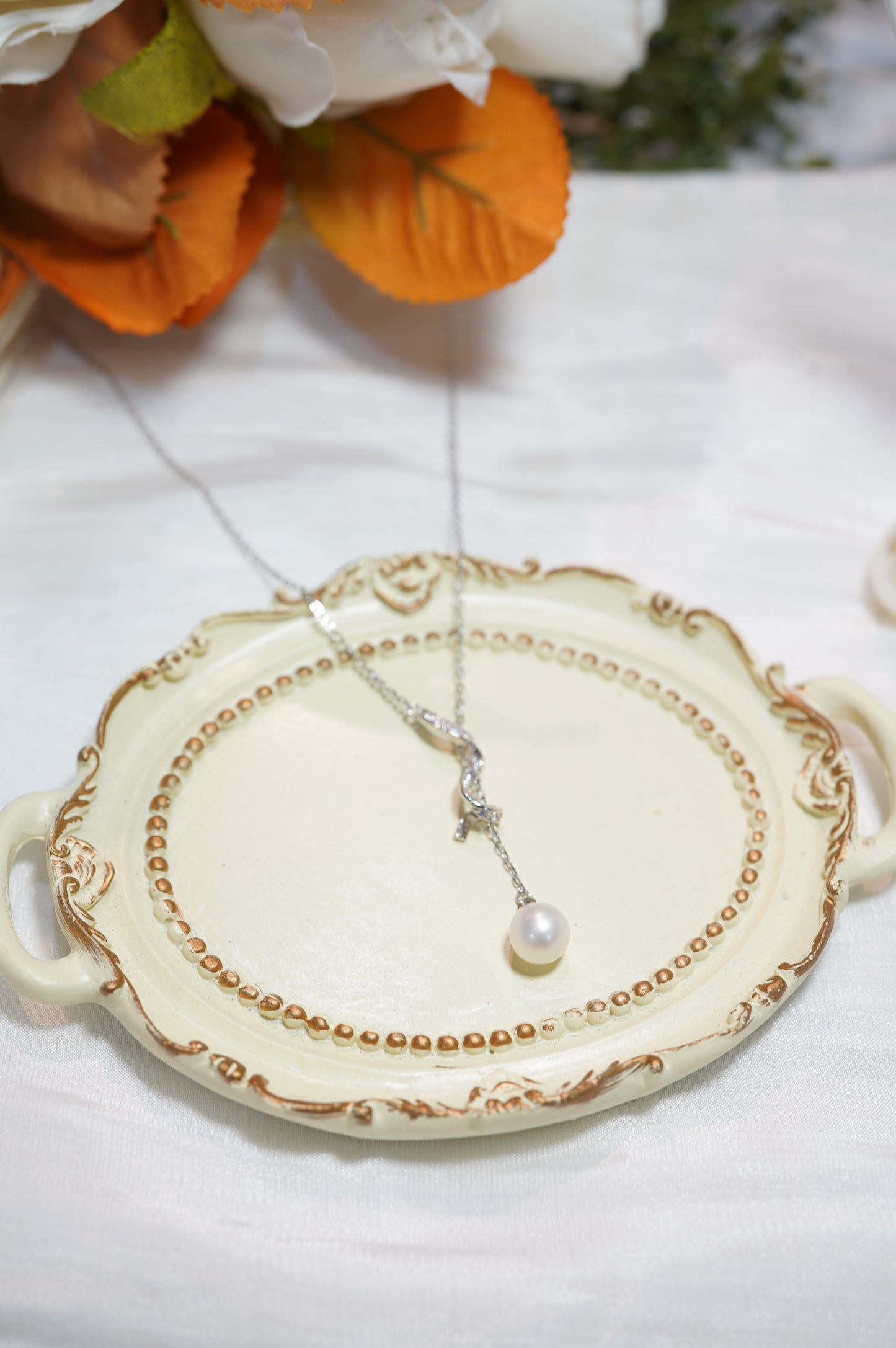 'Sinead' Y-shaped Round Freshwater Necklace
