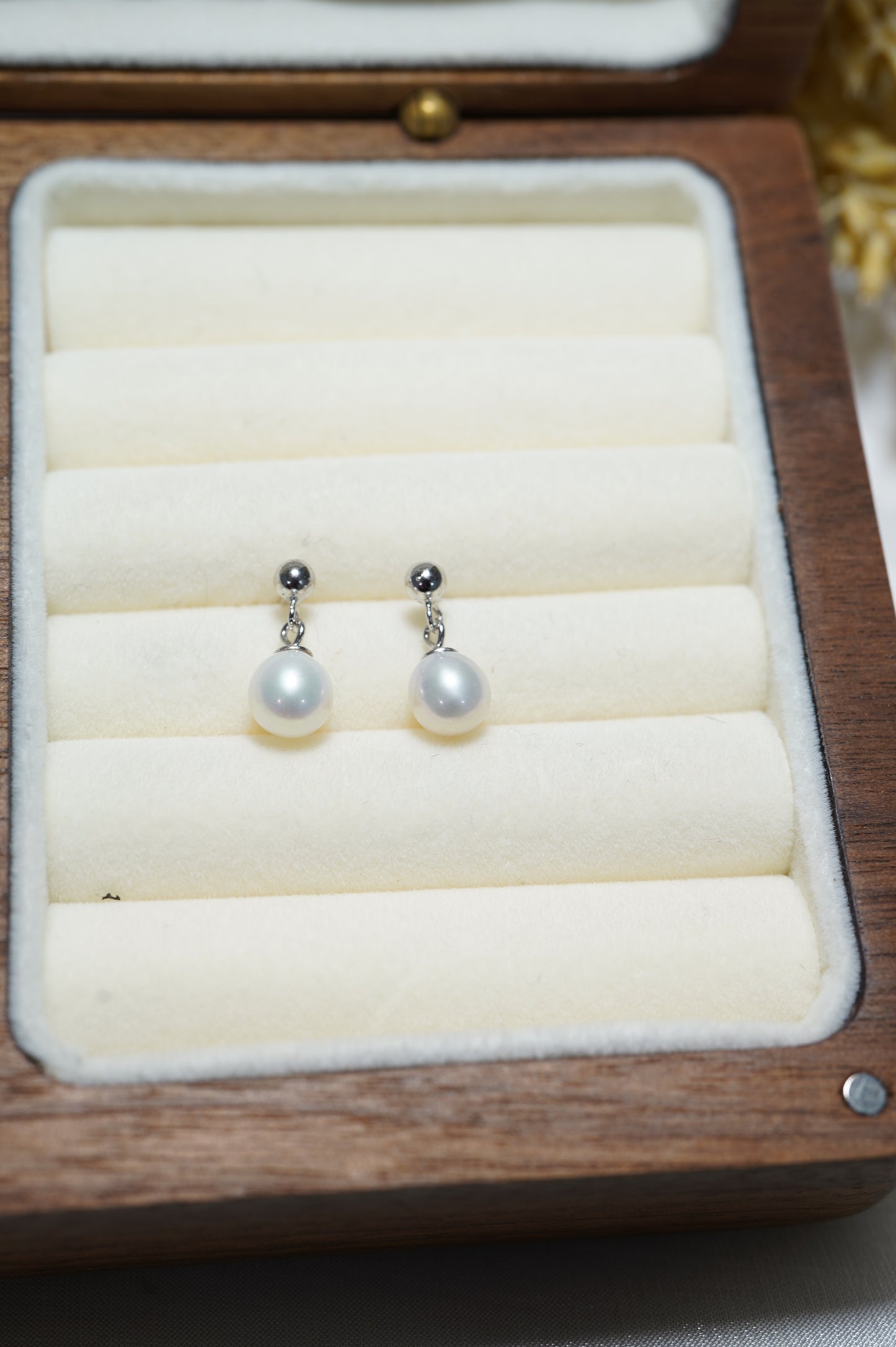 'Little Dangle' Freshwater Pearl Earrings