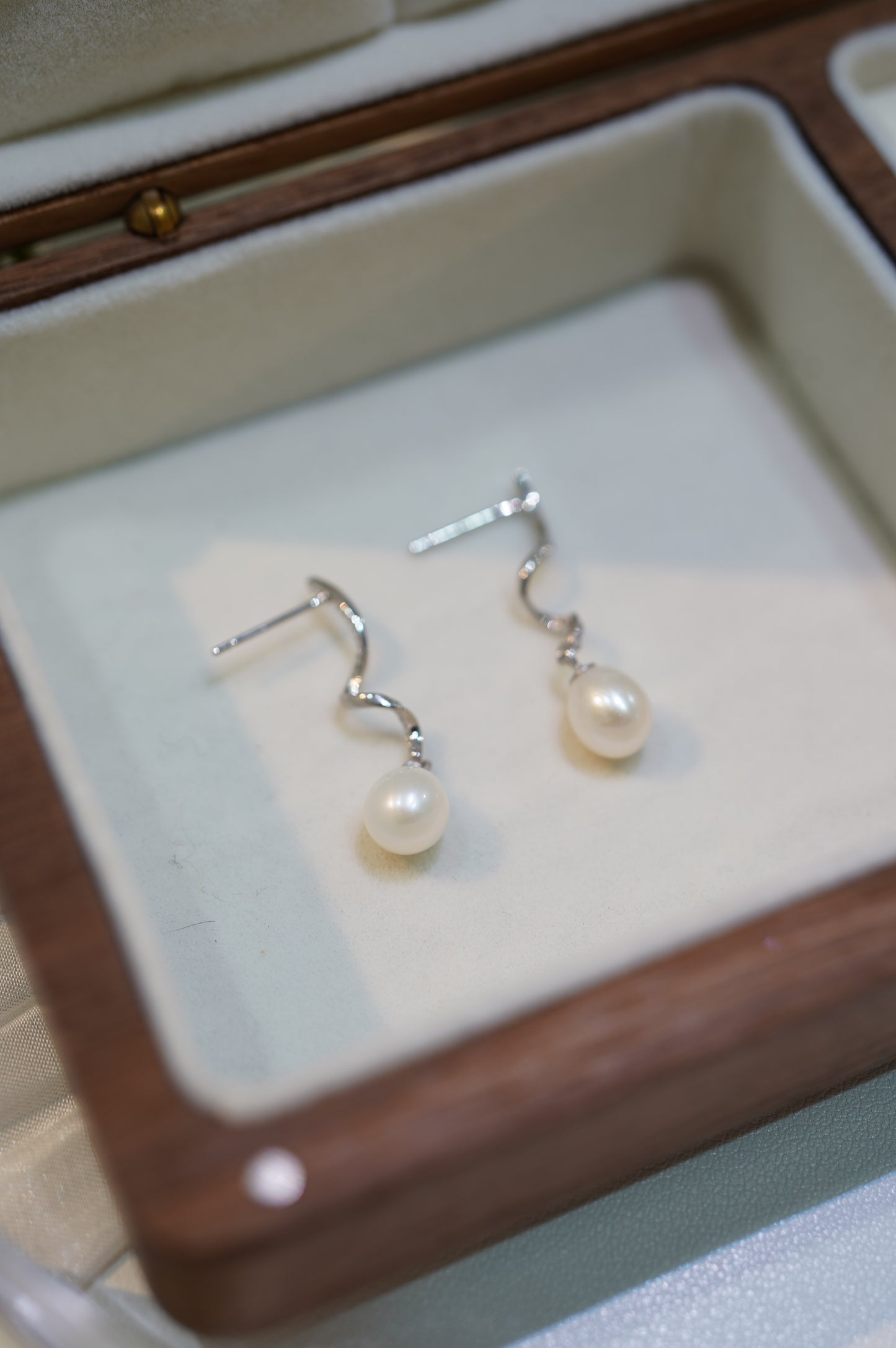 'S Diamond' Freshwater Pearl Earrings