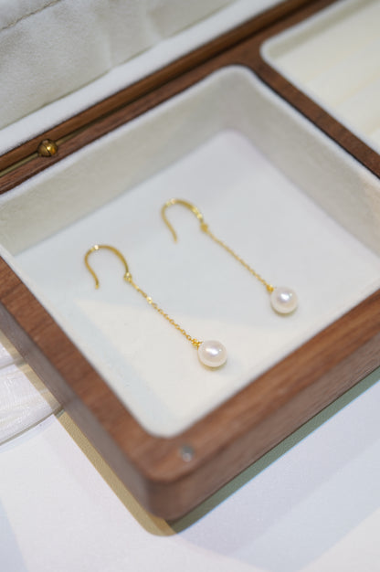 'Go' Freshwater Pearl Earrings