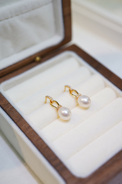 '#1 Diamond' Freshwater Pearl Earrings