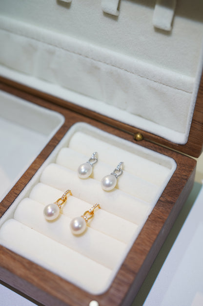 '#1 Diamond' Freshwater Pearl Earrings