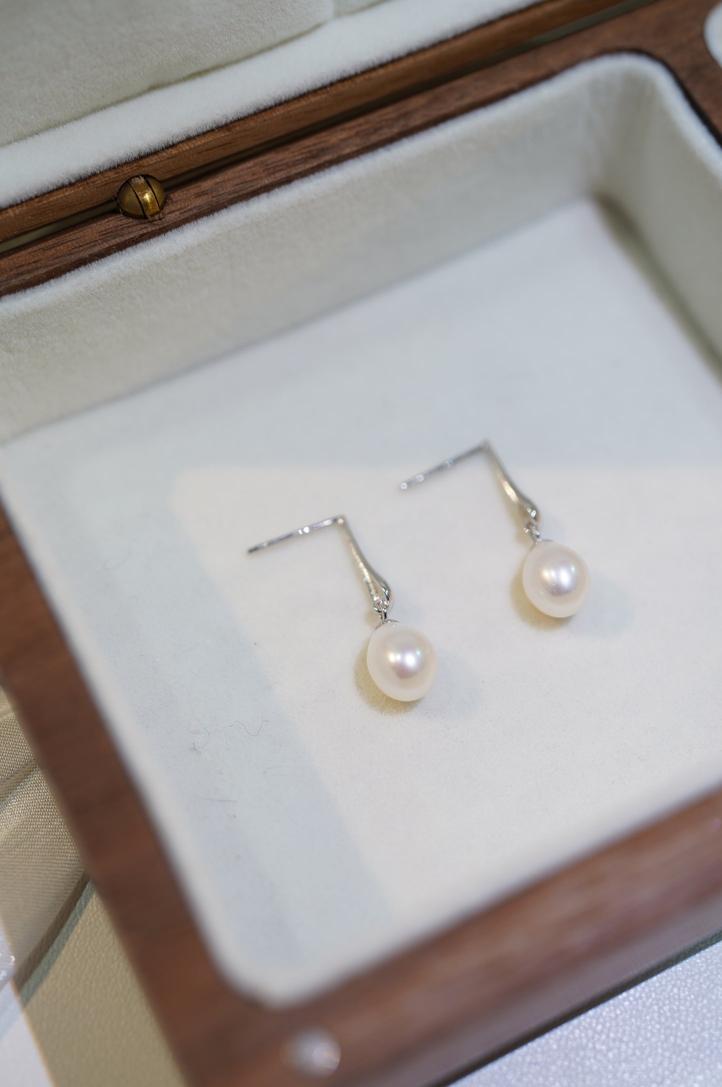 Common Rice Freshwater Pearl Earrings