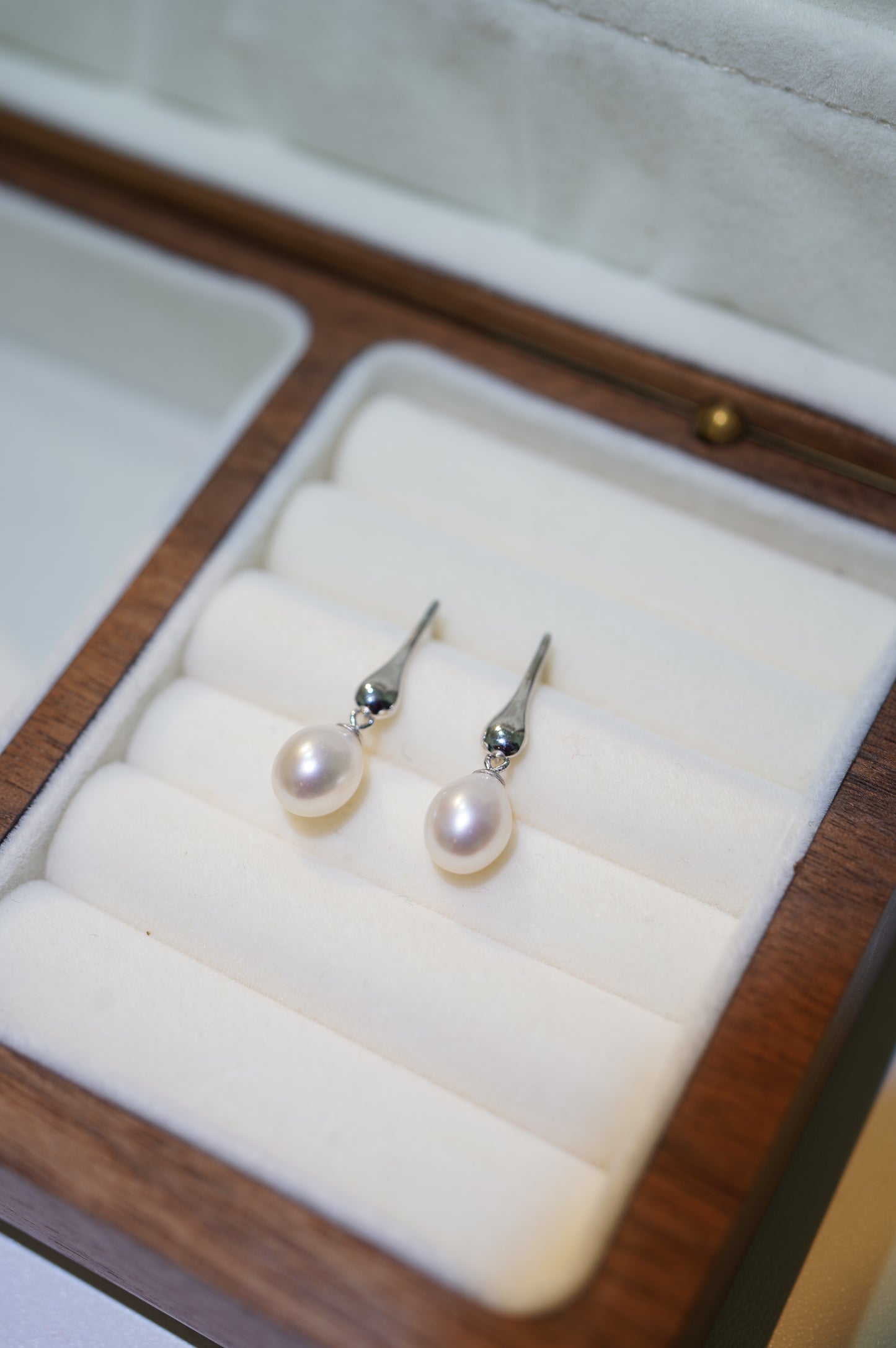 Common Rice Freshwater Pearl Earrings