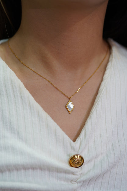 Rhombic Mother Shell Necklace