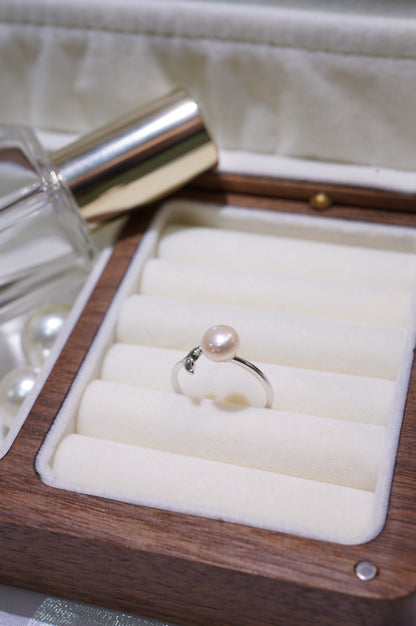 'Mermaid Tail' Bun Freshwater Pearl Ring