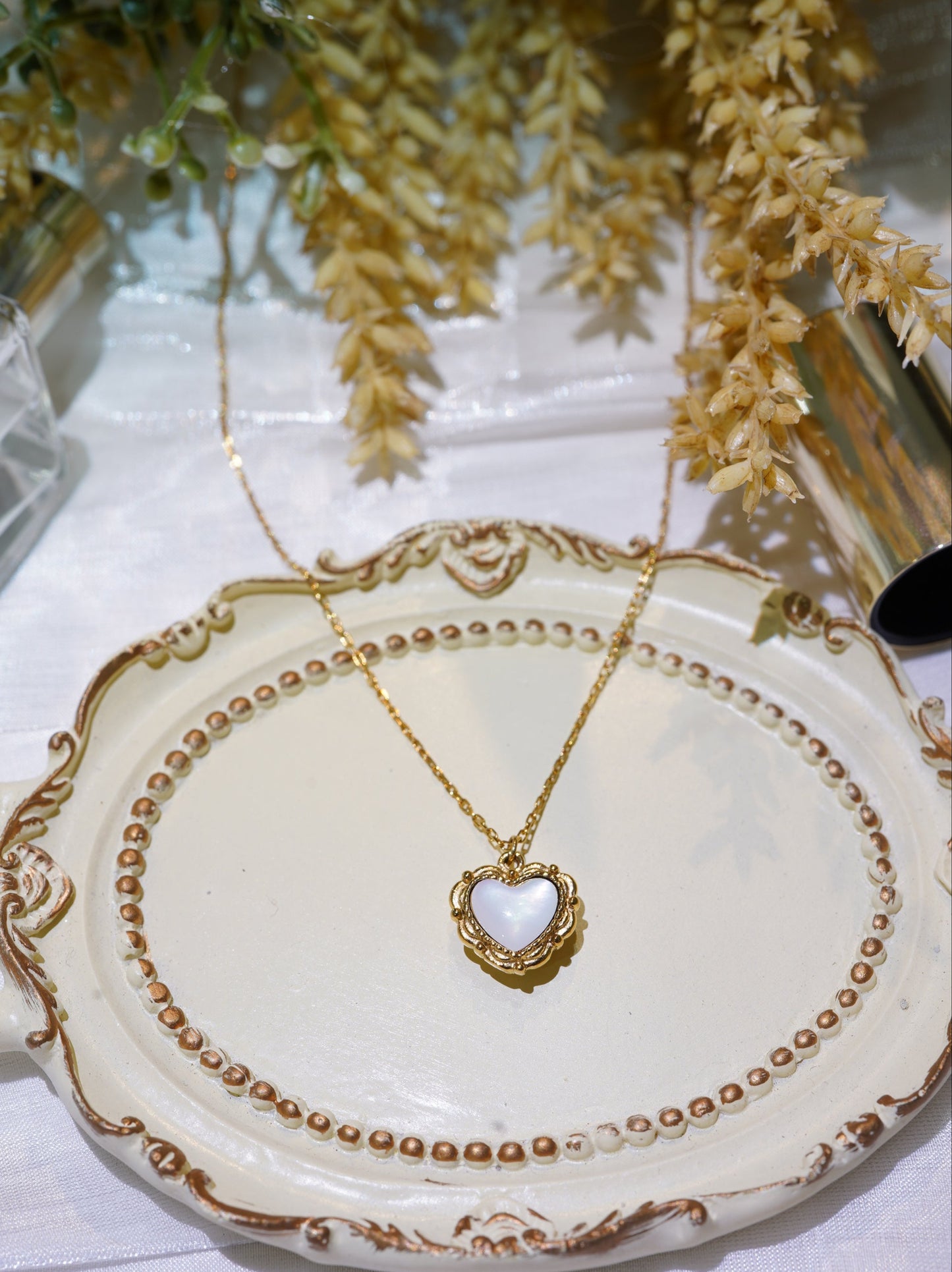 Courtly White Heart Necklace