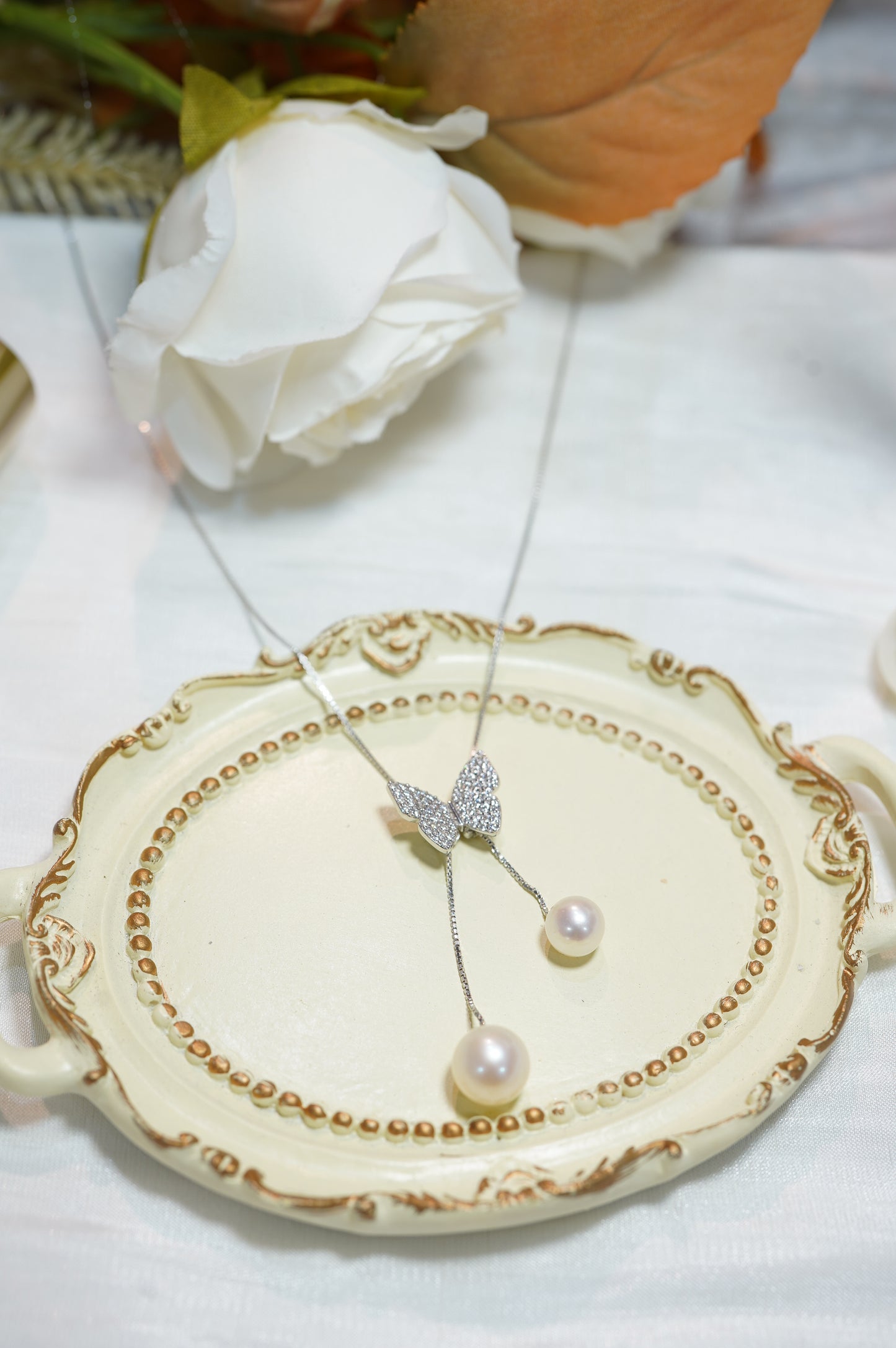'Adjustable Bow' Freshwater Necklace