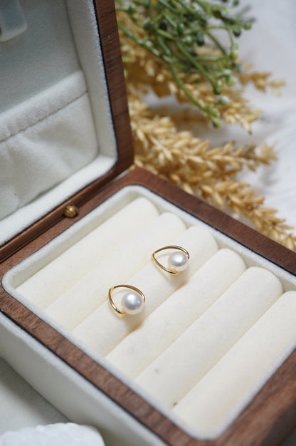 'Oval Bun' Freshwater Pearl Earrings
