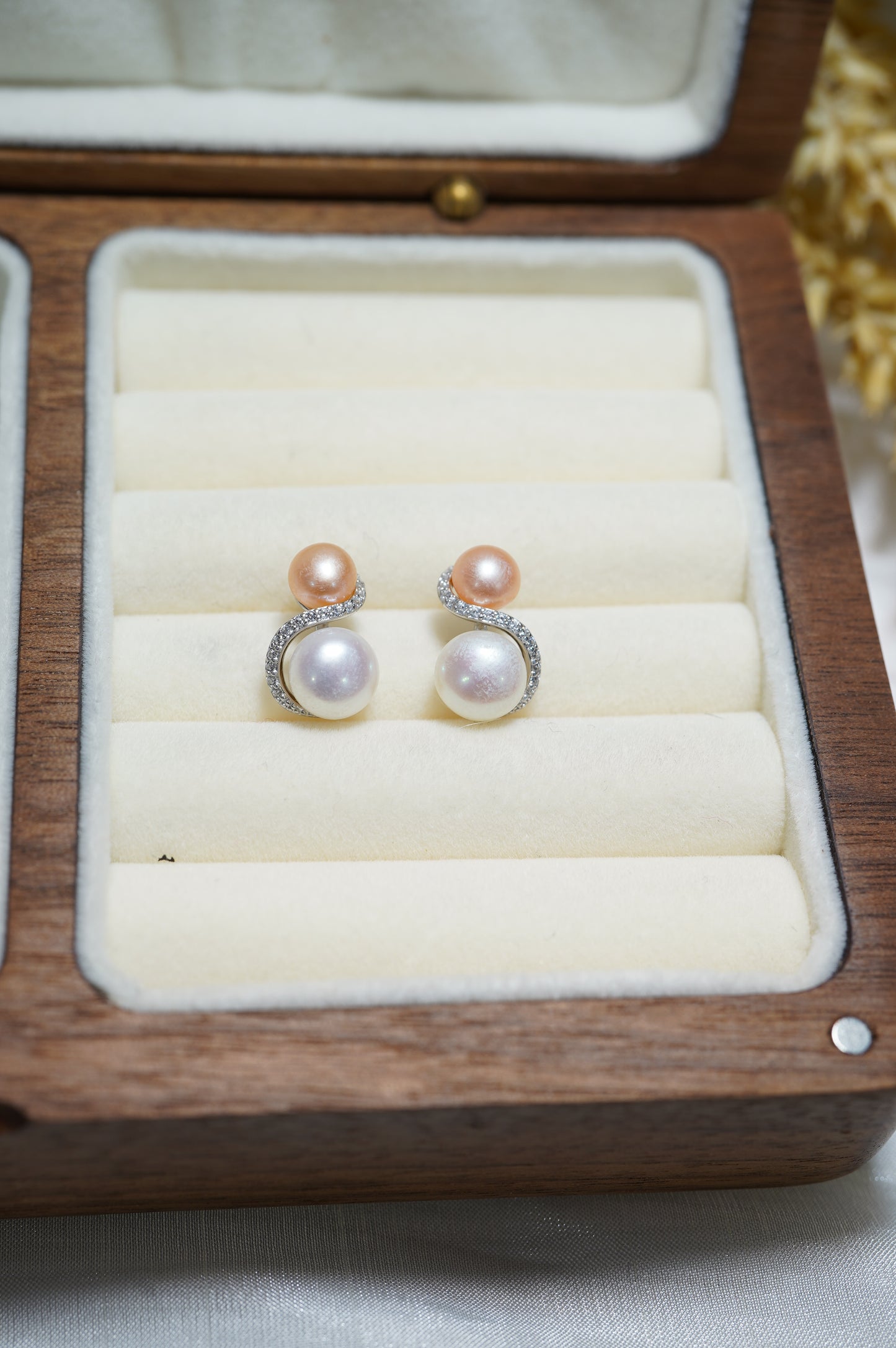 S Yingyang Freshwater Pearl Earrings