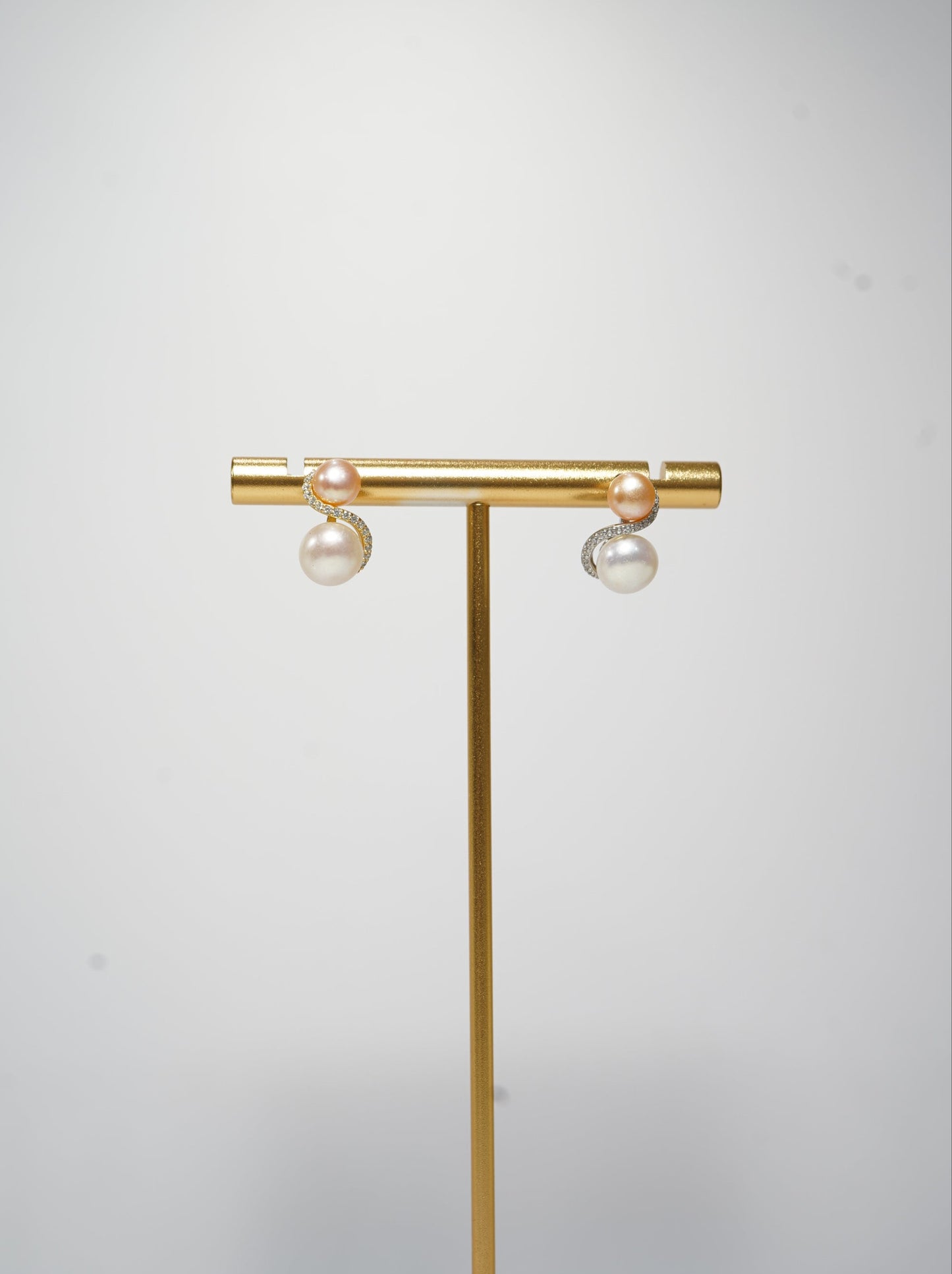S Yingyang Freshwater Pearl Earrings