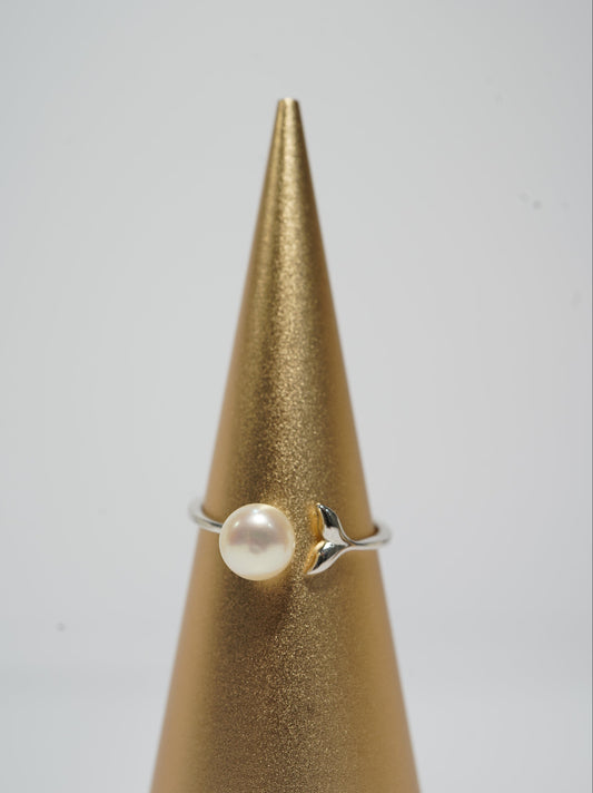 'Mermaid Tail' Bun Freshwater Pearl Ring