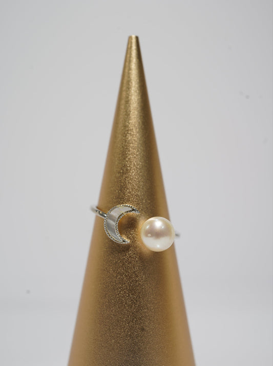 Moon Freshwater Pearl Ring