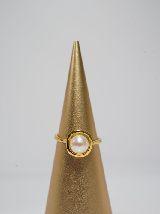 ‘Square' Bun Freshwater Pearl Ring