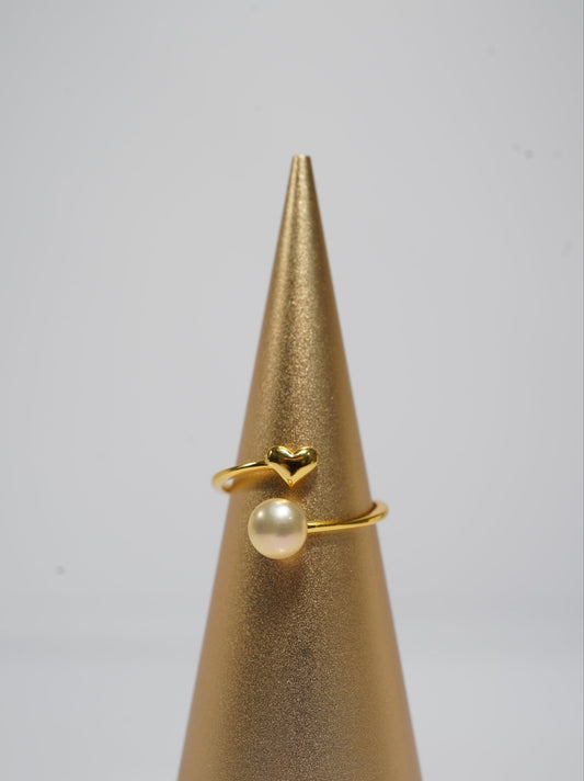 ‘Heart Point' Bun Freshwater Pearl Ring