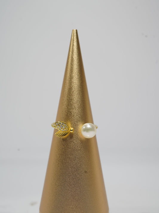 ‘Shining Hearts' Bun Freshwater Pearl Ring
