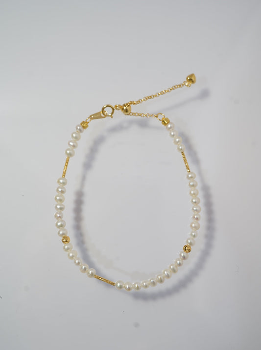 The Basics Gold Baby Freshwater Pearls Bracelet