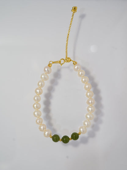 '#3 Jade' Freshwater Pearls Bracelet