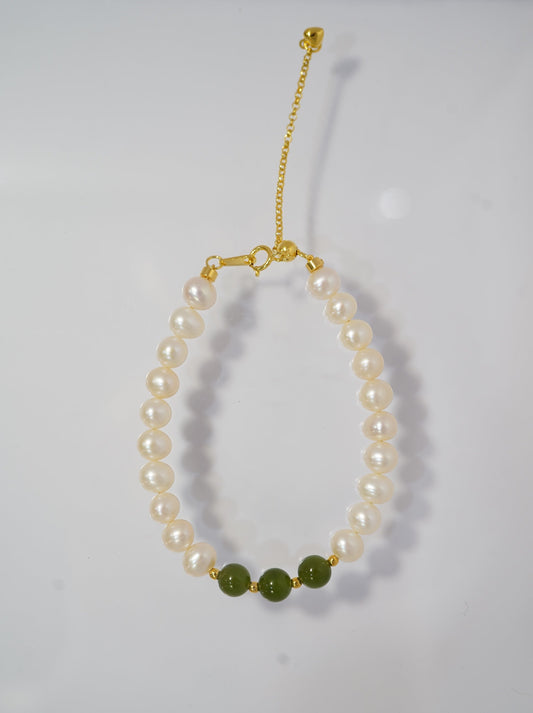 '#3 Jade' Freshwater Pearls Bracelet