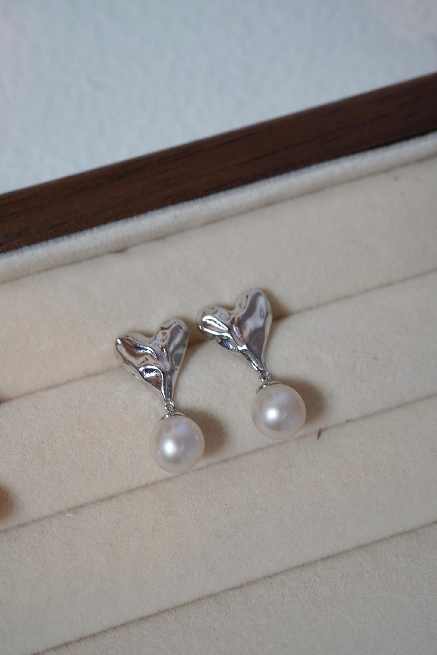 Heartbeat Pearl Earrings