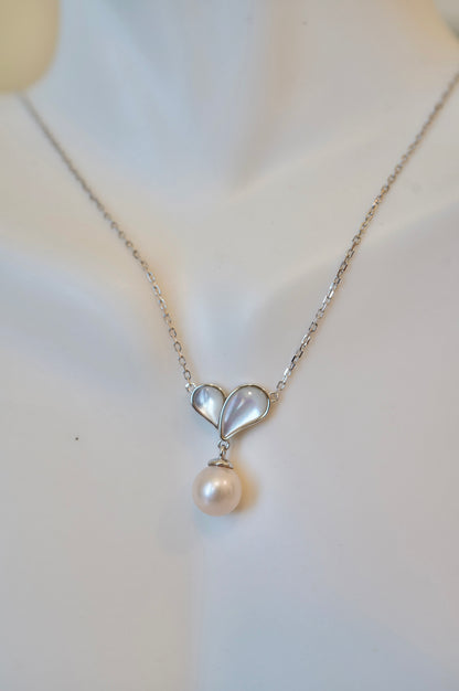 Heart Mother Shell Round Freshwater Necklace