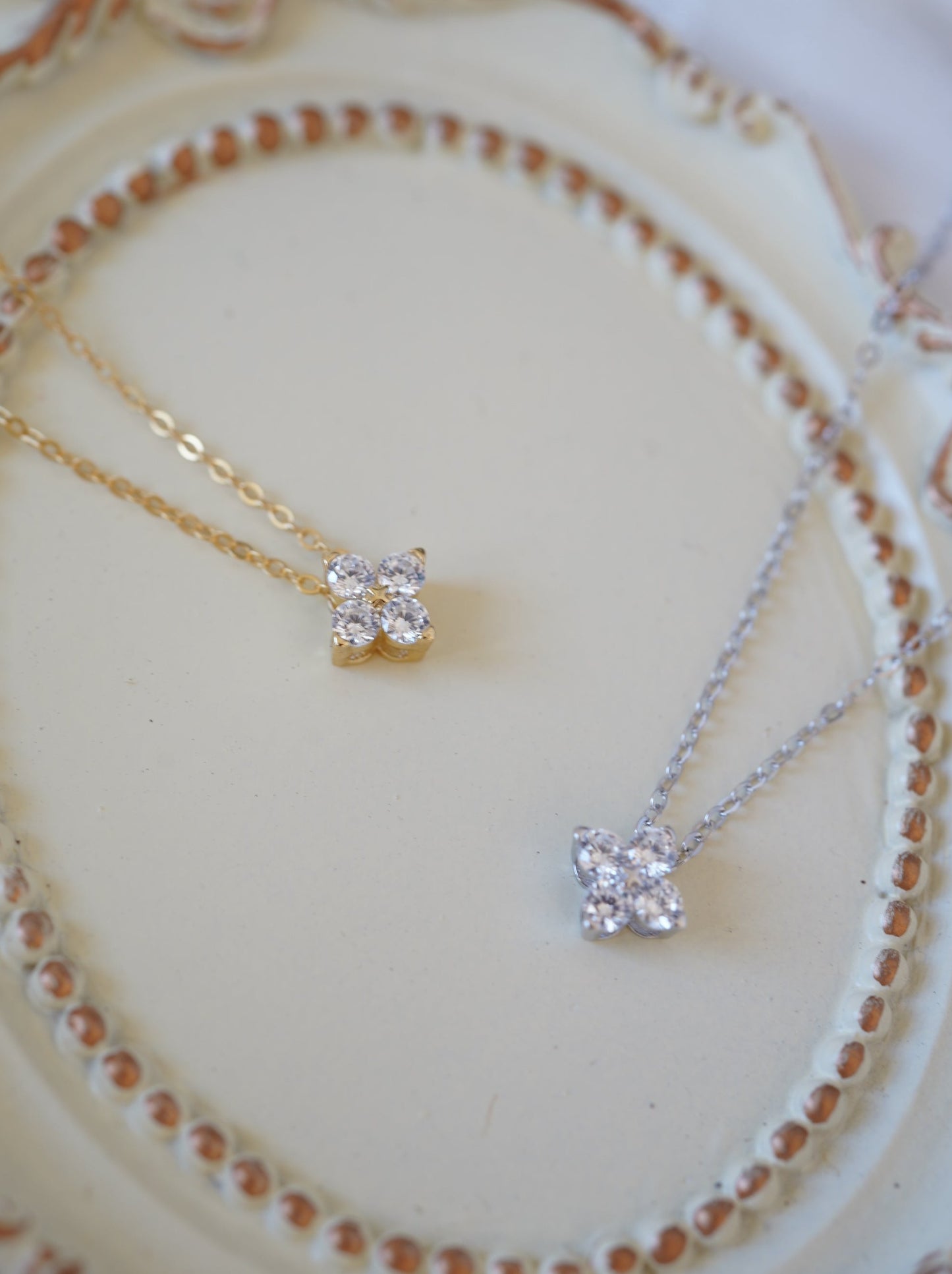 Four-pointed Diamond Necklace