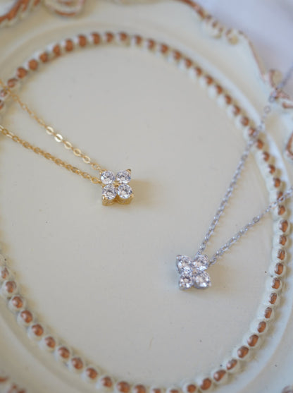 Four-pointed Diamond Necklace