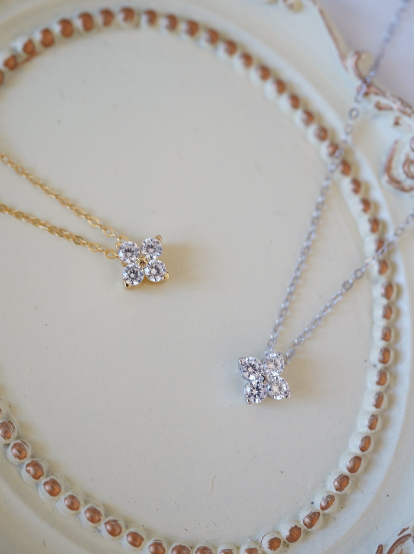 Four-pointed Diamond Necklace