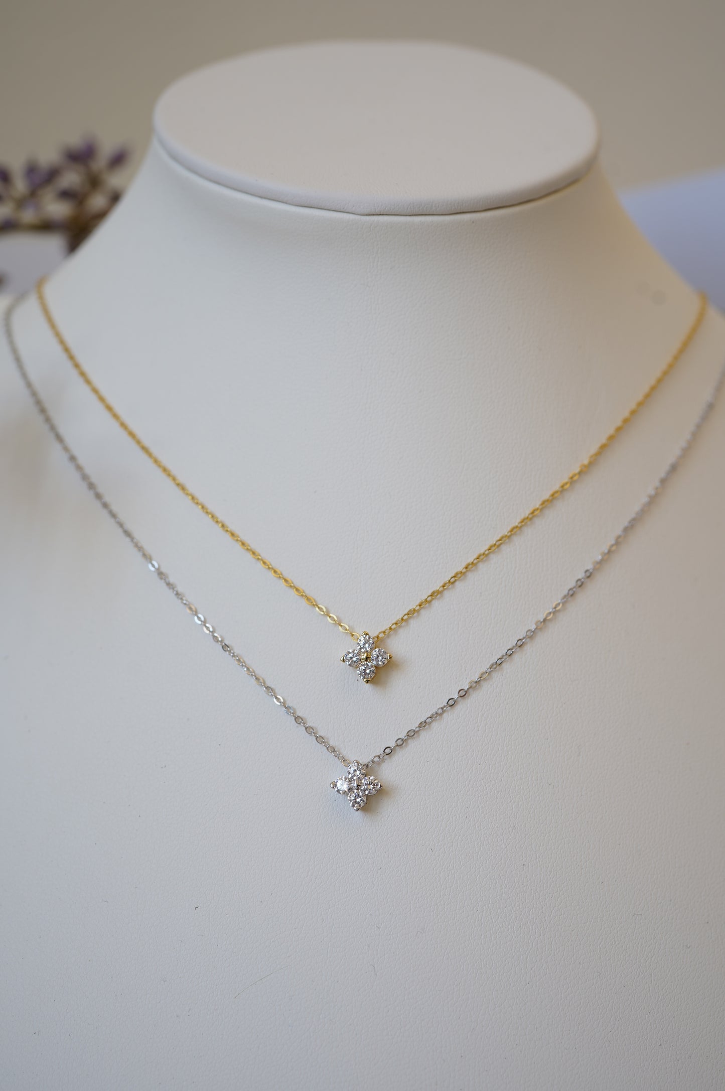 Four-pointed Diamond Necklace