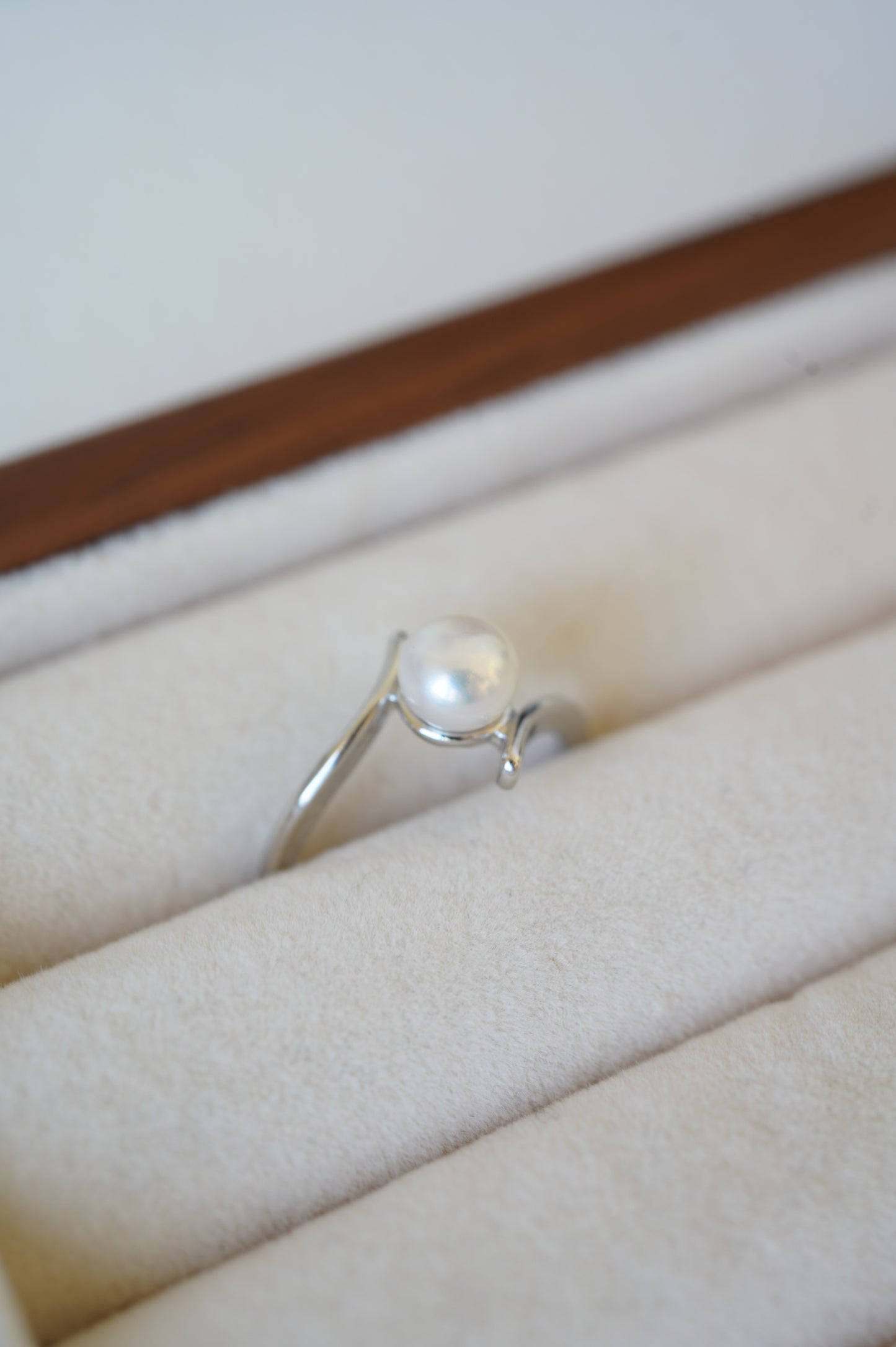 ‘Parallel' Bun Freshwater Pearl Ring