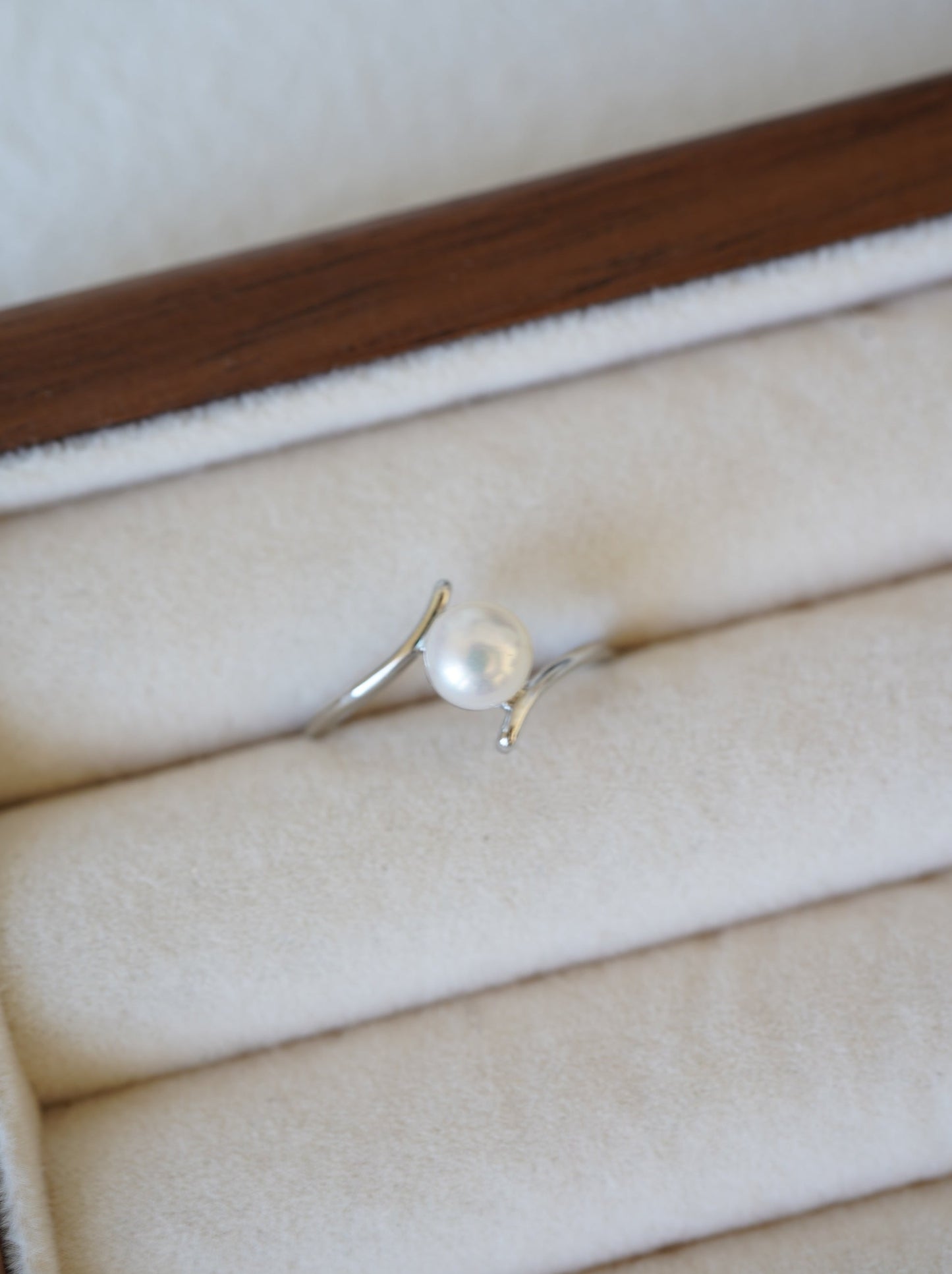 ‘Parallel' Bun Freshwater Pearl Ring