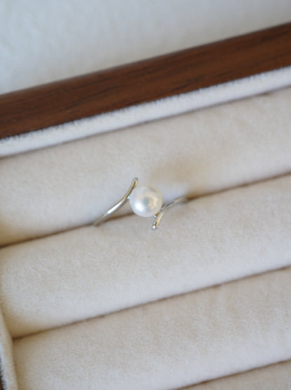 ‘Parallel' Bun Freshwater Pearl Ring