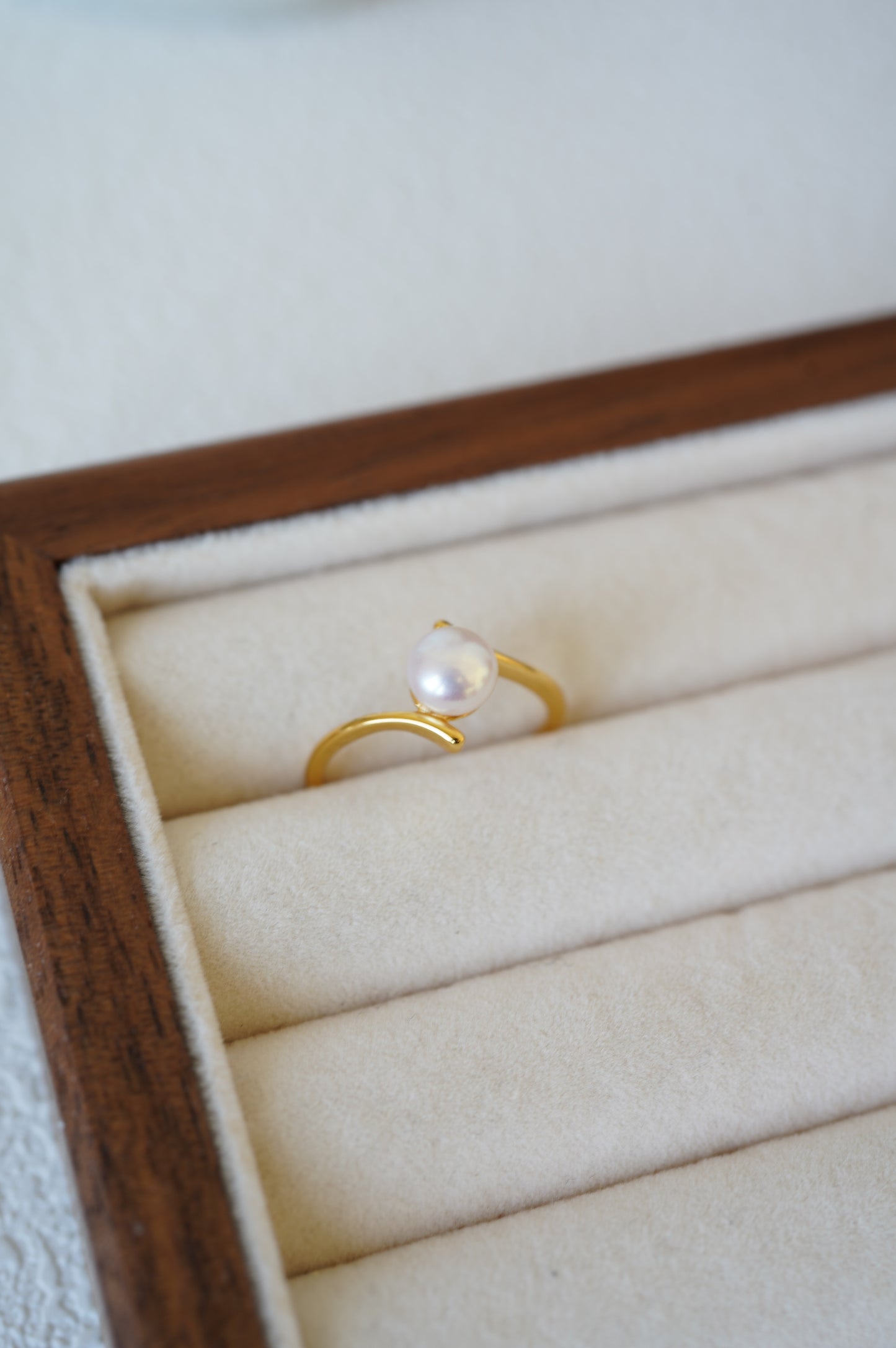 ‘Parallel' Bun Freshwater Pearl Ring