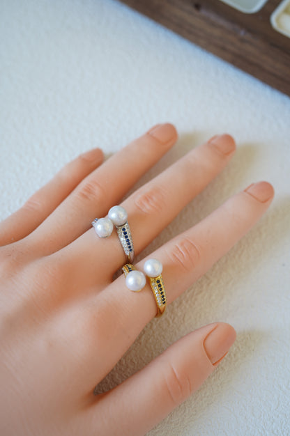 ‘Snake' Round Freshwater Pearl Ring