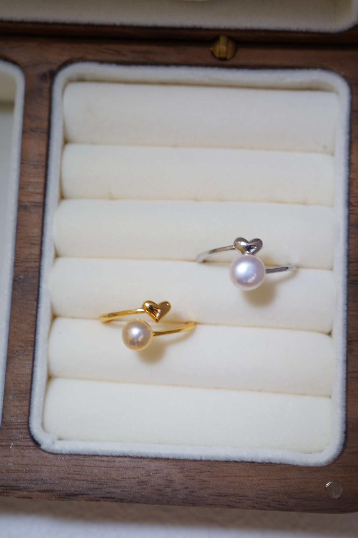 ‘Heart Point' Bun Freshwater Pearl Ring