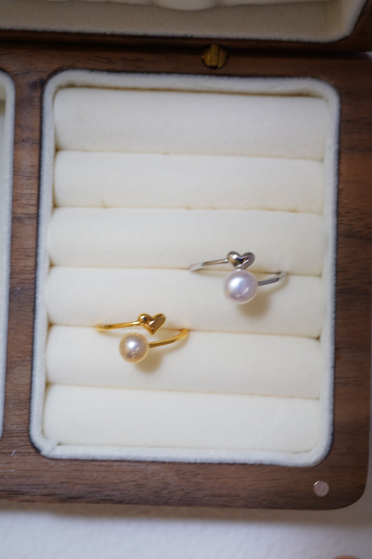 ‘Heart Point' Bun Freshwater Pearl Ring