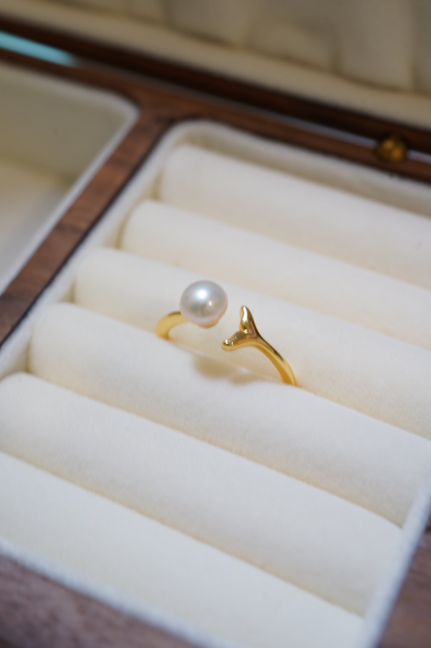 ‘Mermaid Tail' Bun Freshwater Pearl Ring