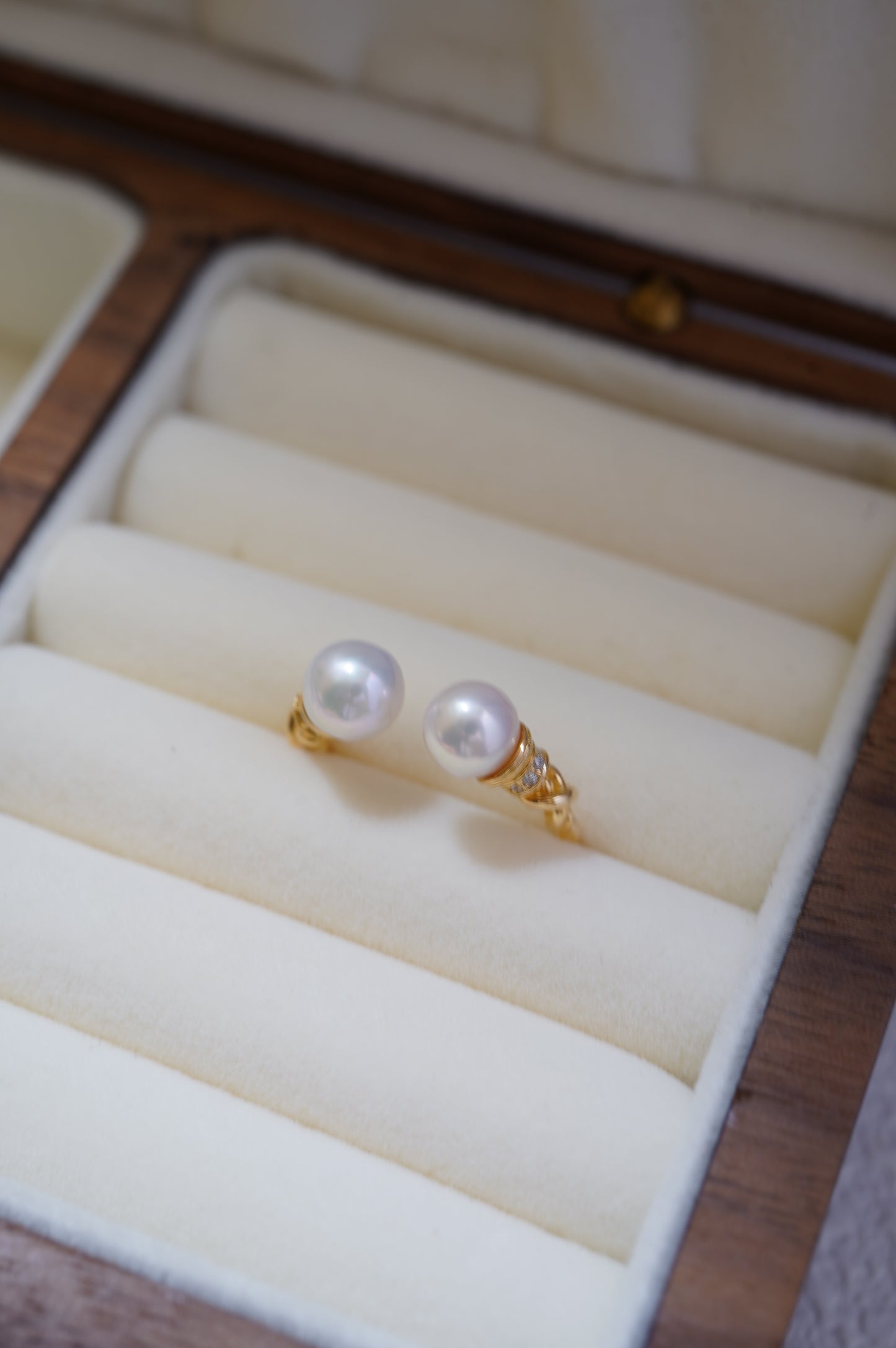 ‘Torch' Round Freshwater Pearl Ring