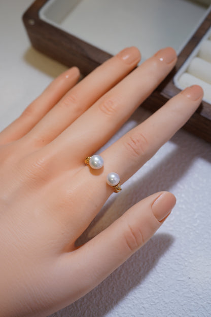 ‘Torch' Round Freshwater Pearl Ring