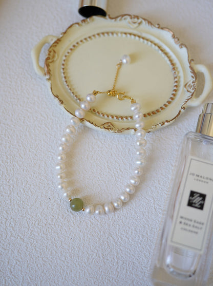 '#1 Jade' Freshwater Pearls Bracelet