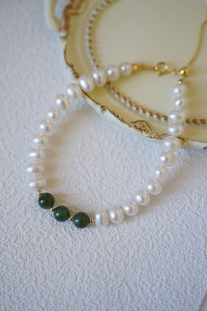 '#3 Jade' Freshwater Pearls Bracelet