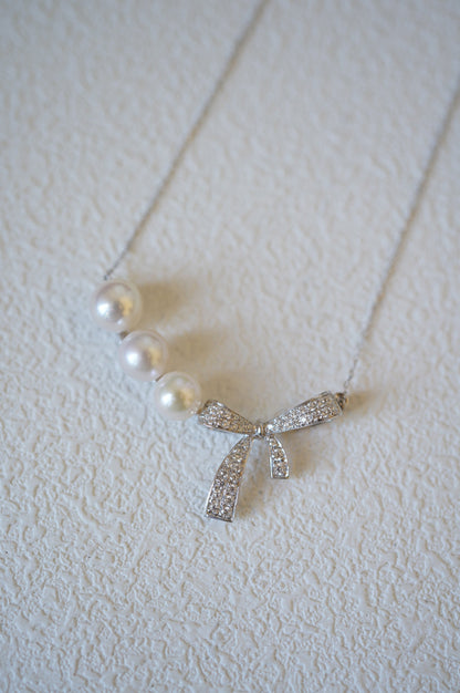 '3-Point Bow' Freshwater Pearl Necklace