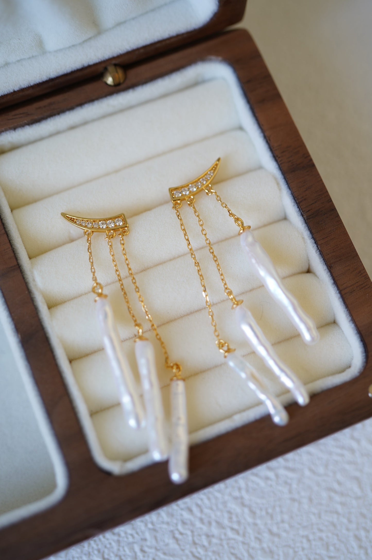 'Elegant Girl' Freshwater Pearl Earrings