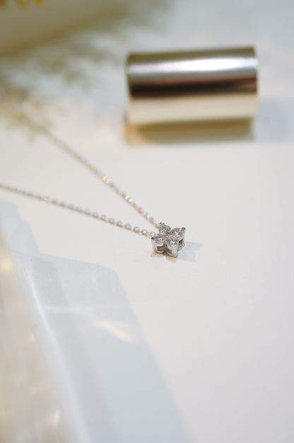 Four/pointed Diamond Necklace